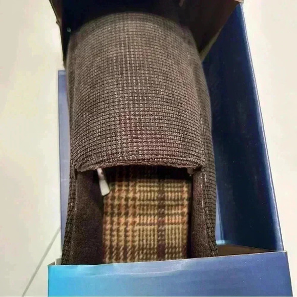 Isotoner Men’s Comfortable Brown Rubber Sole Warm Slippers Size Large 9.5-10.5 - Picture 2 of 10